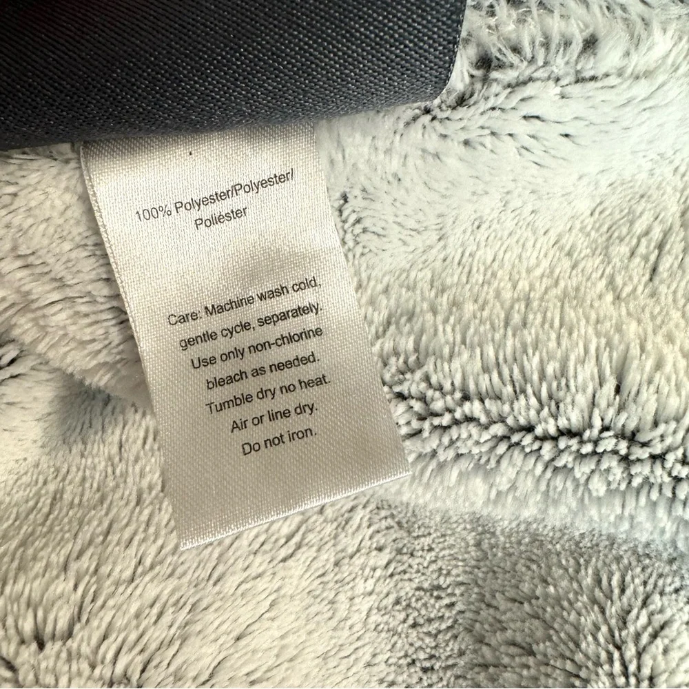 Berkshire Super Soft Queen Blanket Snowy Gray 82 W X 92 L